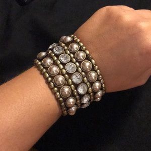 Gold stretchable bracelet with diamonds